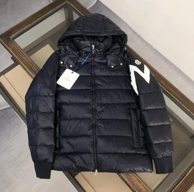 Moncler Down Jackets Hooded quilted jacket product detail image 33