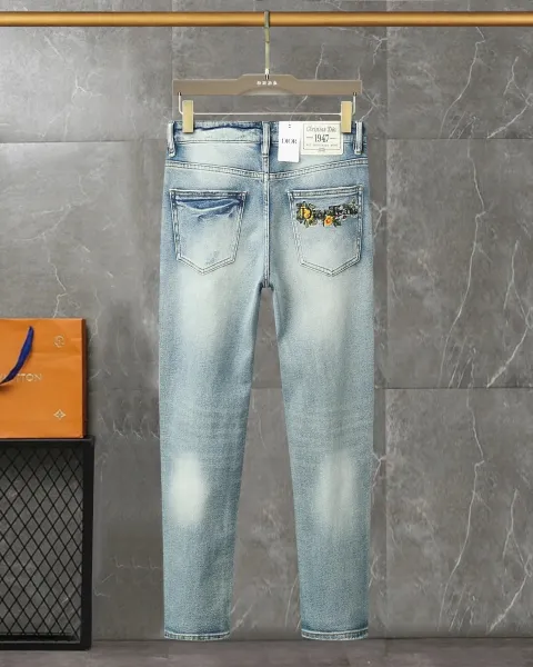 Louis Vuitton x Dior Collaboration Logo Print T-Shirt and Distressed Denim Jeans Set - 11