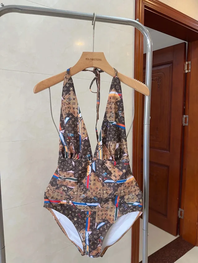 Louis Vuitton Swimwear Monogram Print Triangle Bikini Set product detail image 22