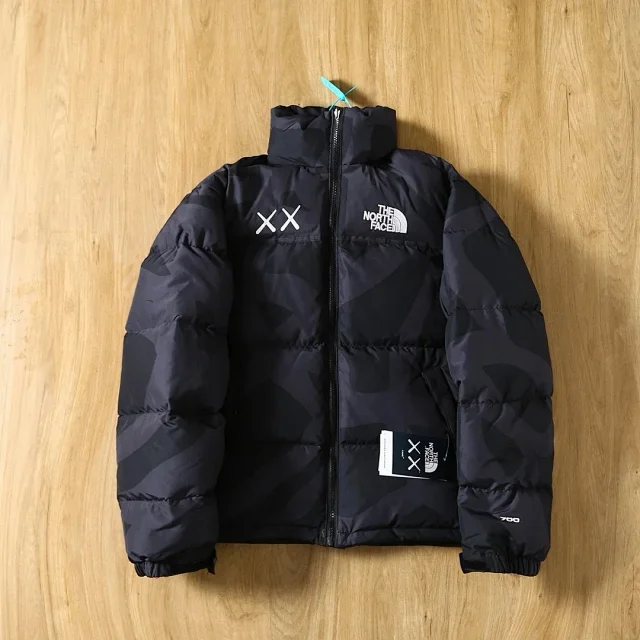 The North Face Down Jackets Color-blocked puffer jacket product detail image 23