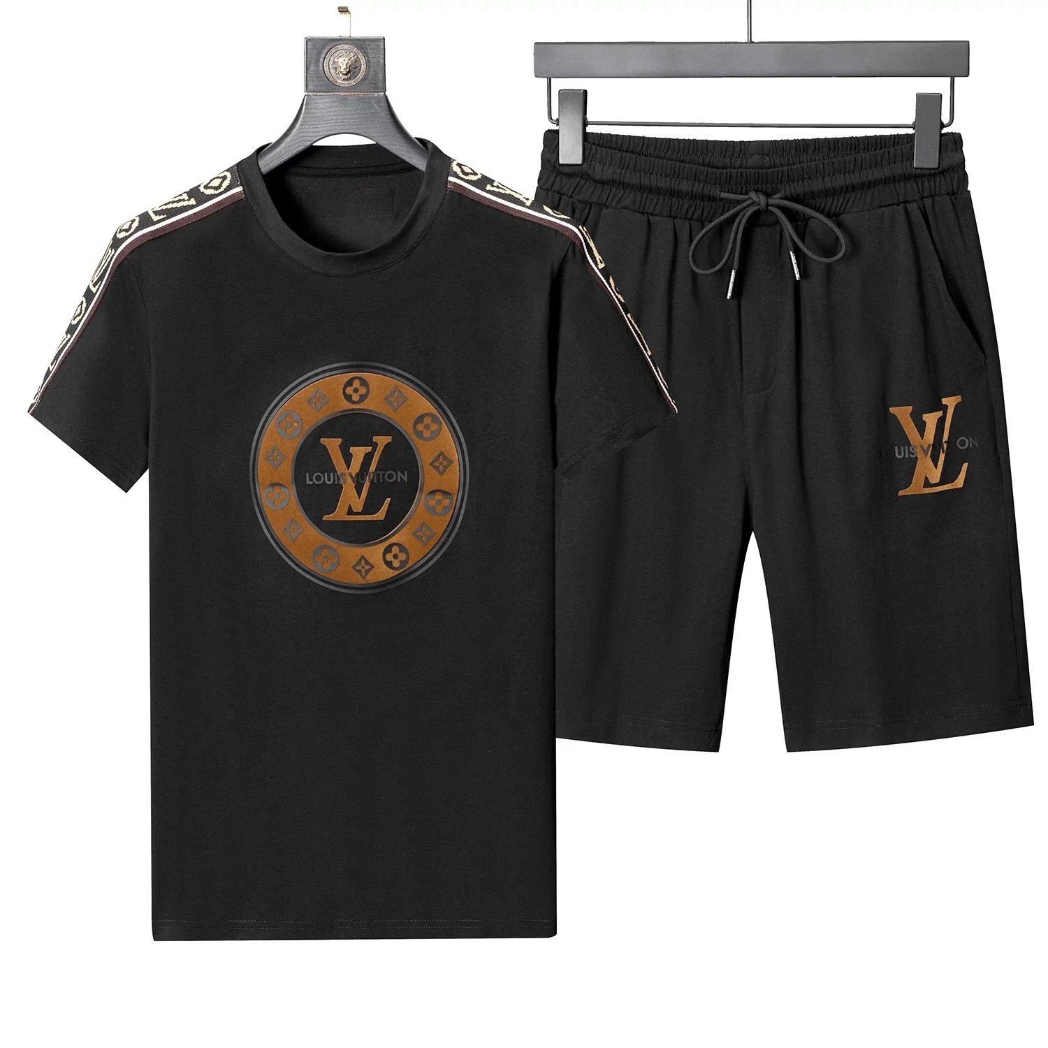 Design Louis Vuitton Logo Print White T-Shirt and Shorts Set Sets - 15