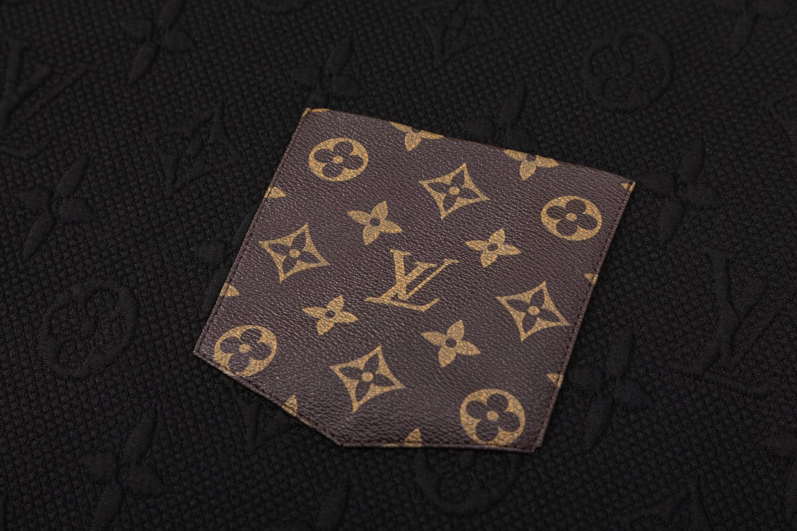 Design Louis Vuitton Logo Print White T-Shirt and Shorts Set Sets - 7