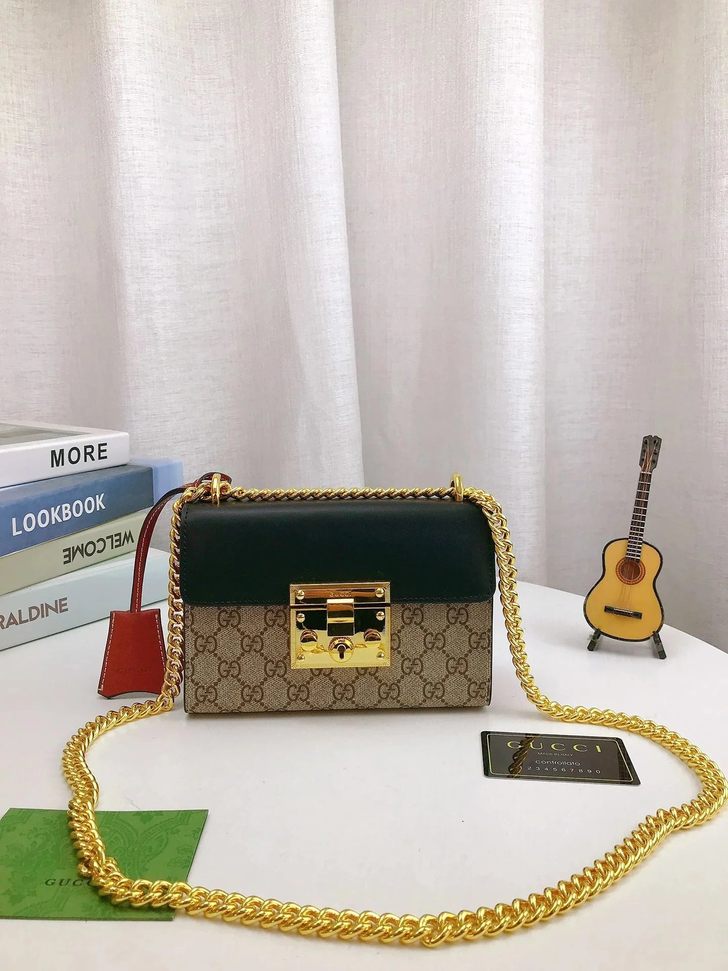 Gucci GG Supreme Small Shoulde
