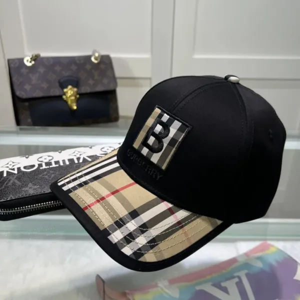 Burberry Logo Embroidery Baseball Cap Black - 34