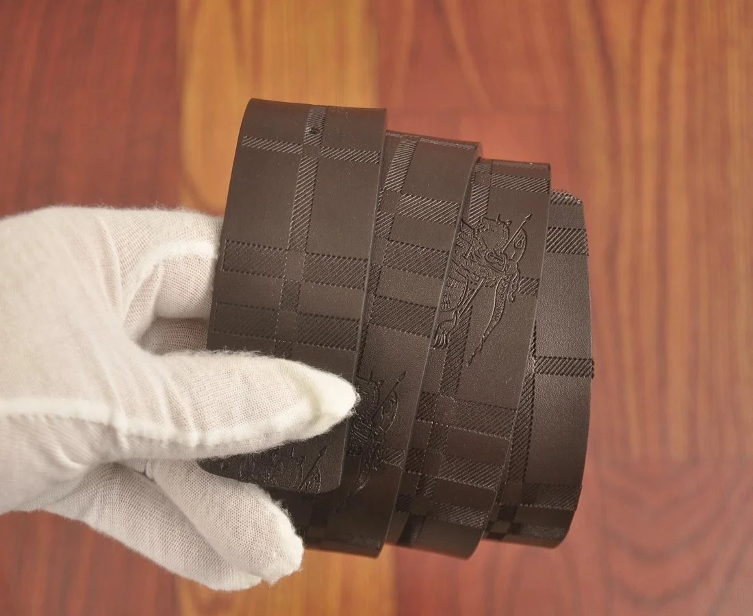 Burberry Check-Print Leather Belt with Gold-Tone B Buckle Gray - 13