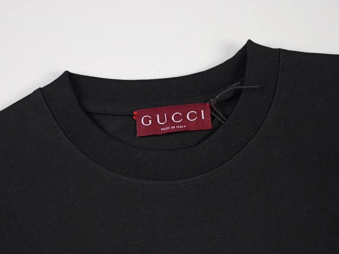 Gucci Vintage Logo Print White T-Shirt - 6