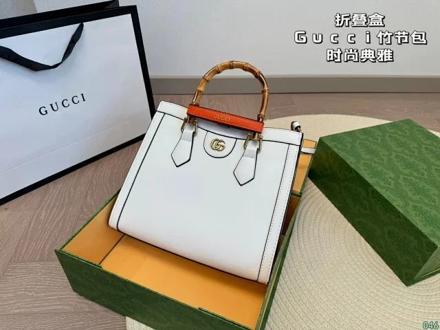 Gucci Crossbody Bags Quilted GG-logo chain flap bag product detail image 24