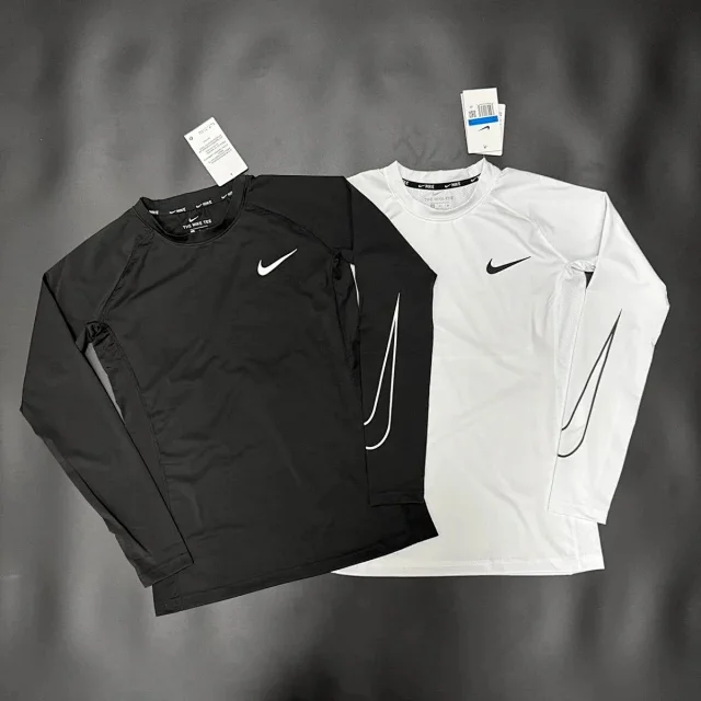 Nike T-Shirts Performance training T-shirt with contrast flatlock seams and oversized Swoosh product detail image 6
