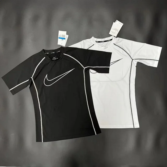 Nike T-Shirts Performance training T-shirt with contrast flatlock seams and oversized Swoosh product detail image 4