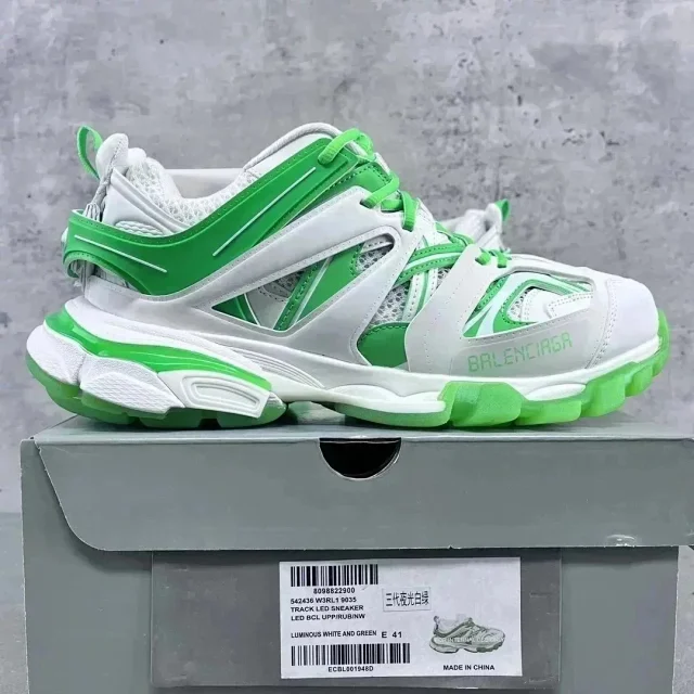 Balenciaga Sneakers Track.3 product detail image 2