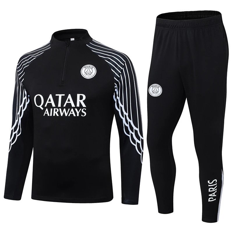2526 Paris Black