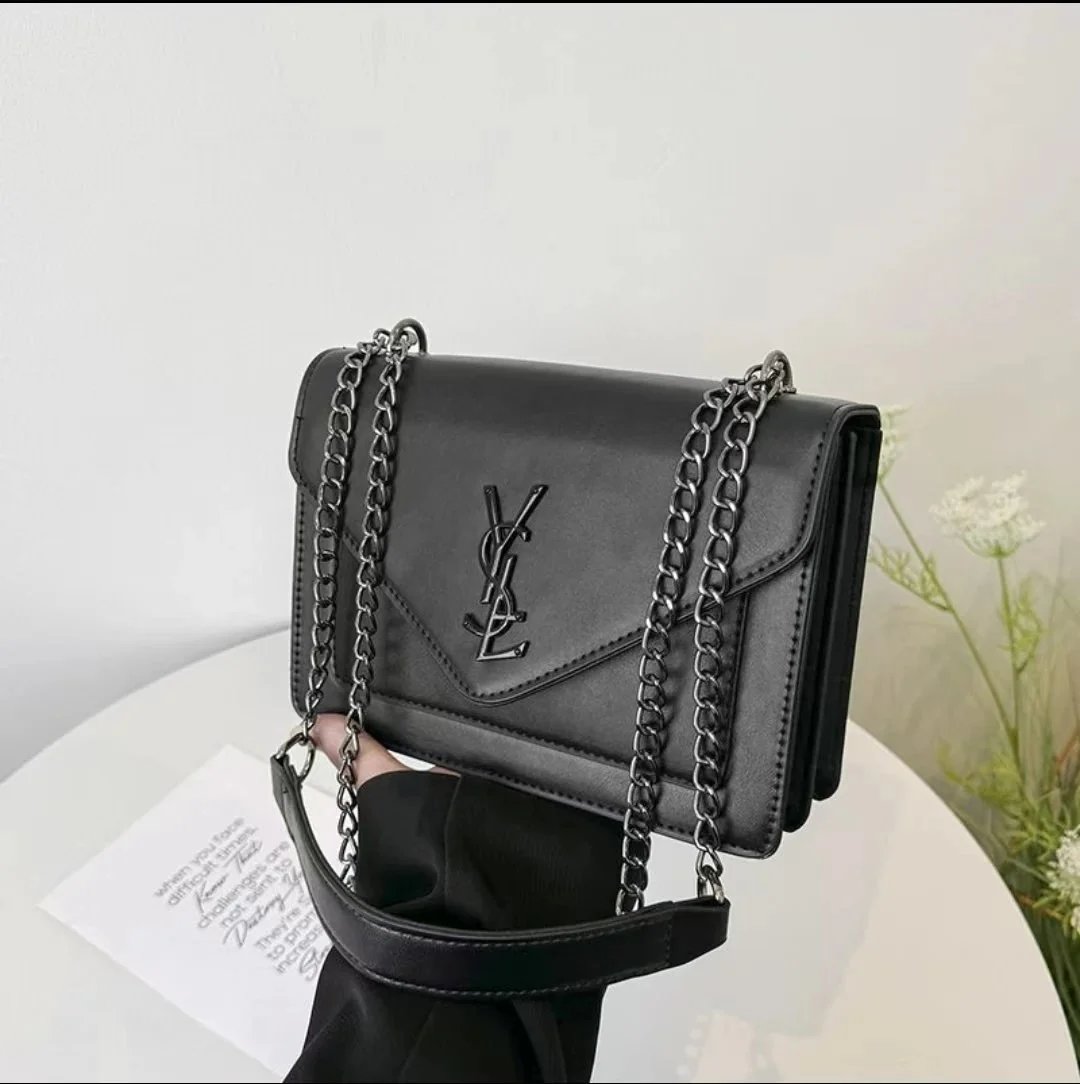 Chanel Shoulder Bags Quilted Flap Chain Bag — Black