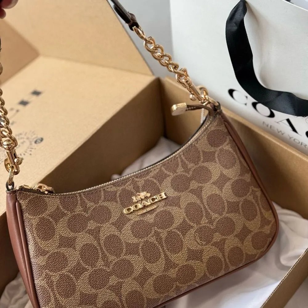 Coach Shoulder Bags Teri 25 chain bag — Caramel-colored airplane box