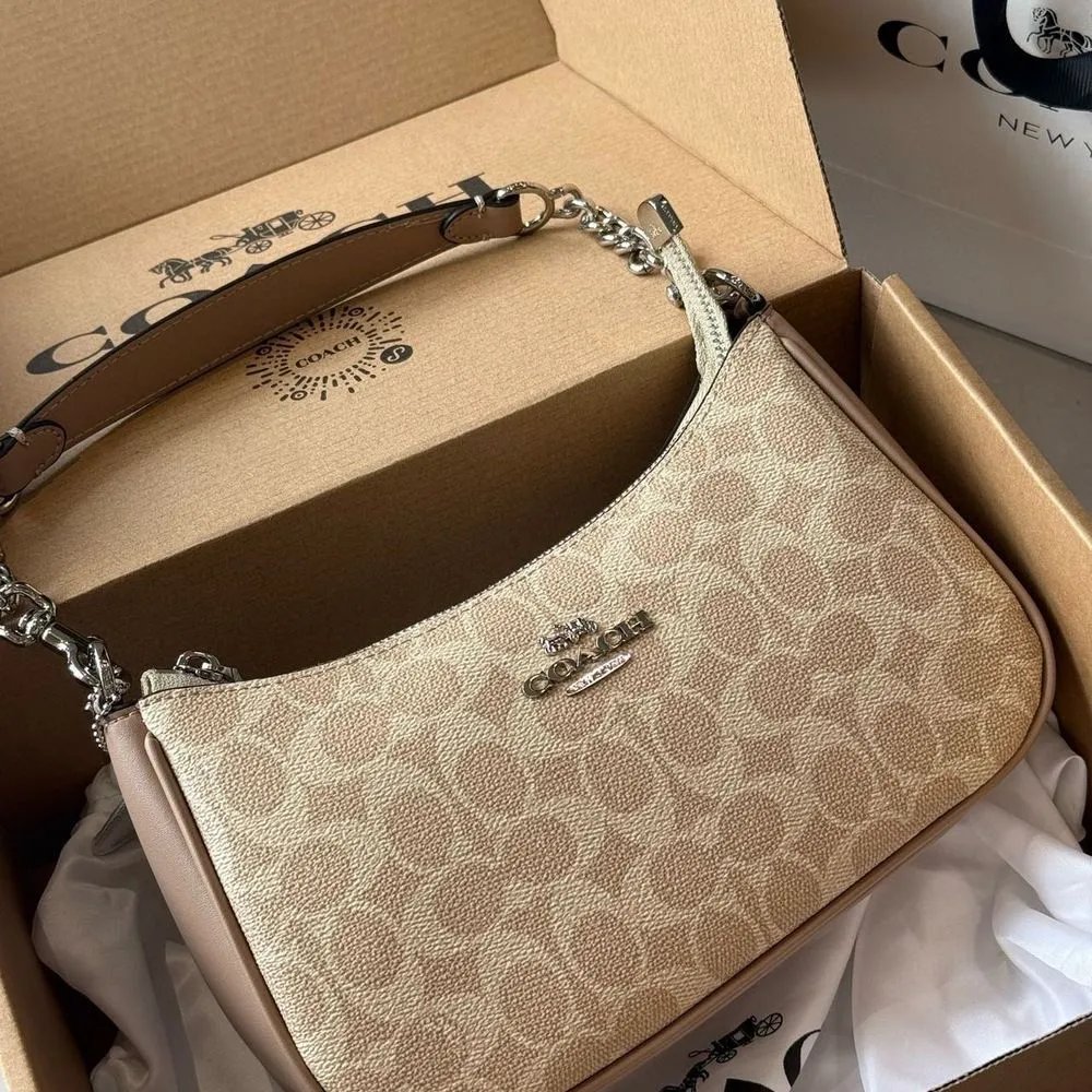 Coach Shoulder Bags Teri 25 chain bag — Red bean color shipping box