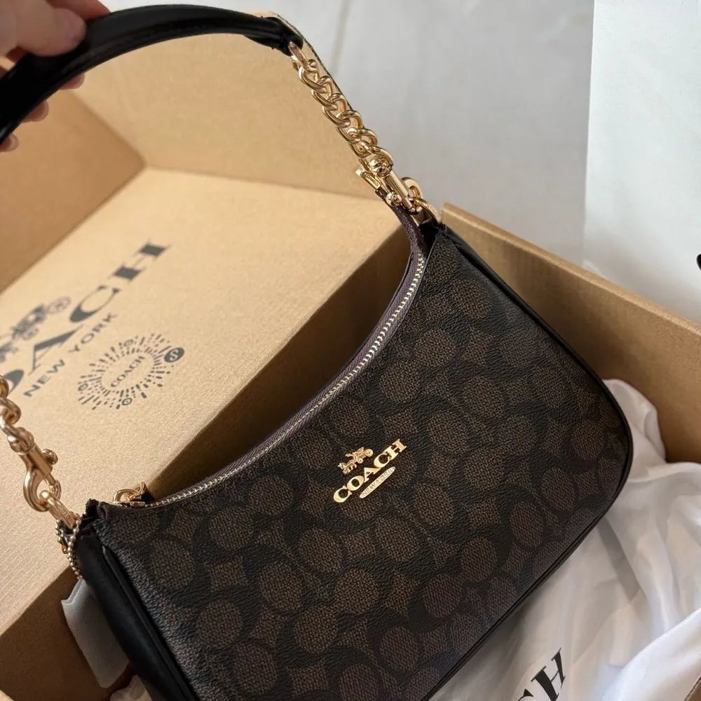 Coach Shoulder Bags Teri 25 chain bag — Black coffee color airplane box