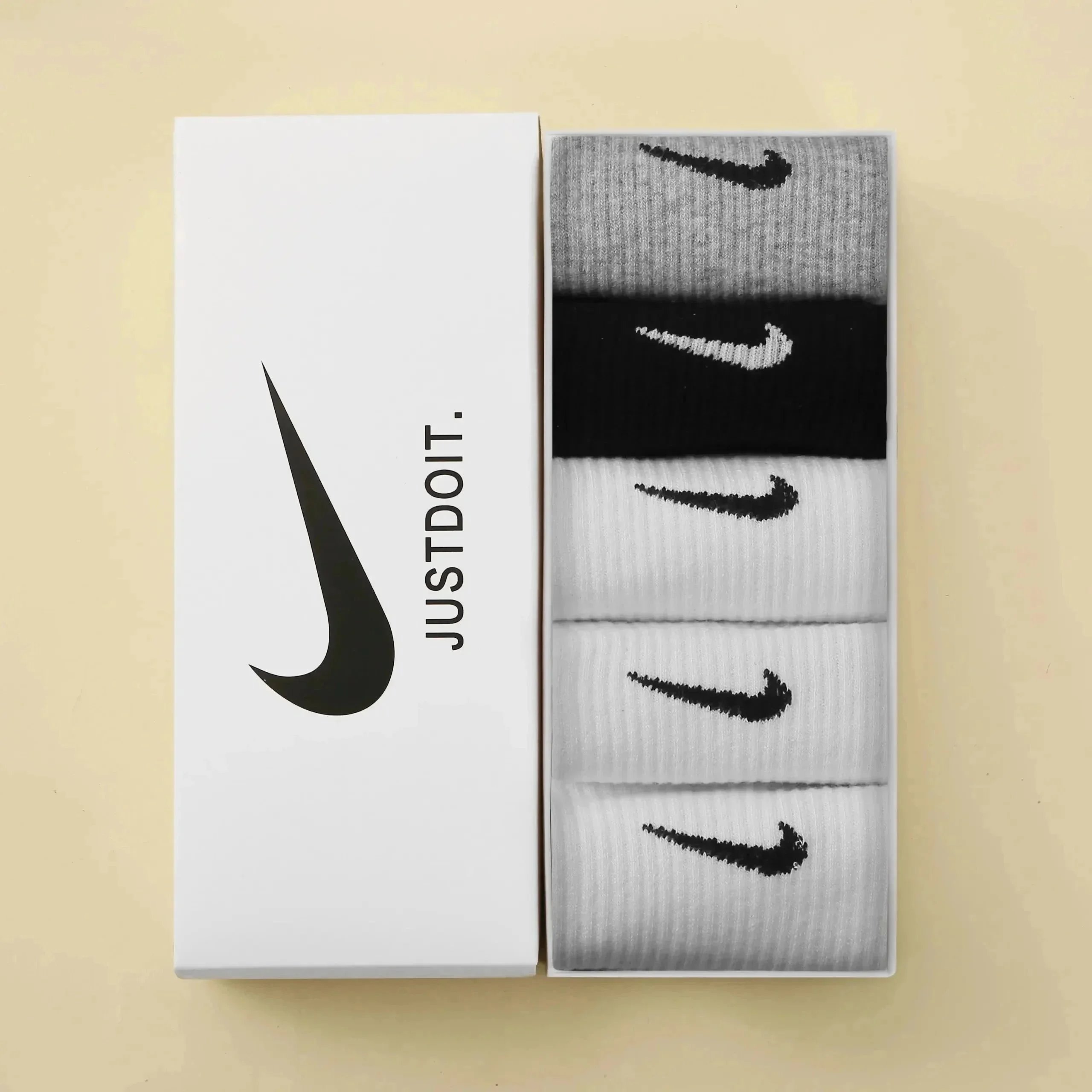 5 pairs【3white+lgrey+1black】*Top quality