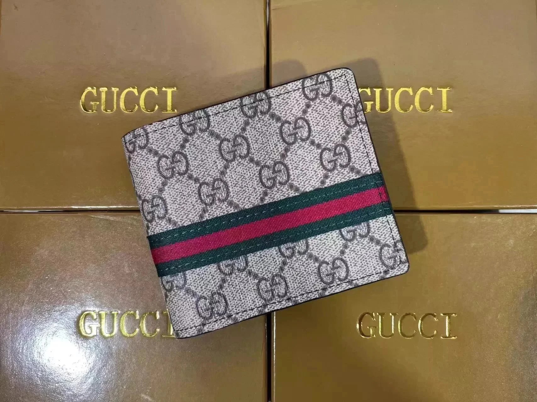 Louis Vuitton wallet (40 CP) - 11/22