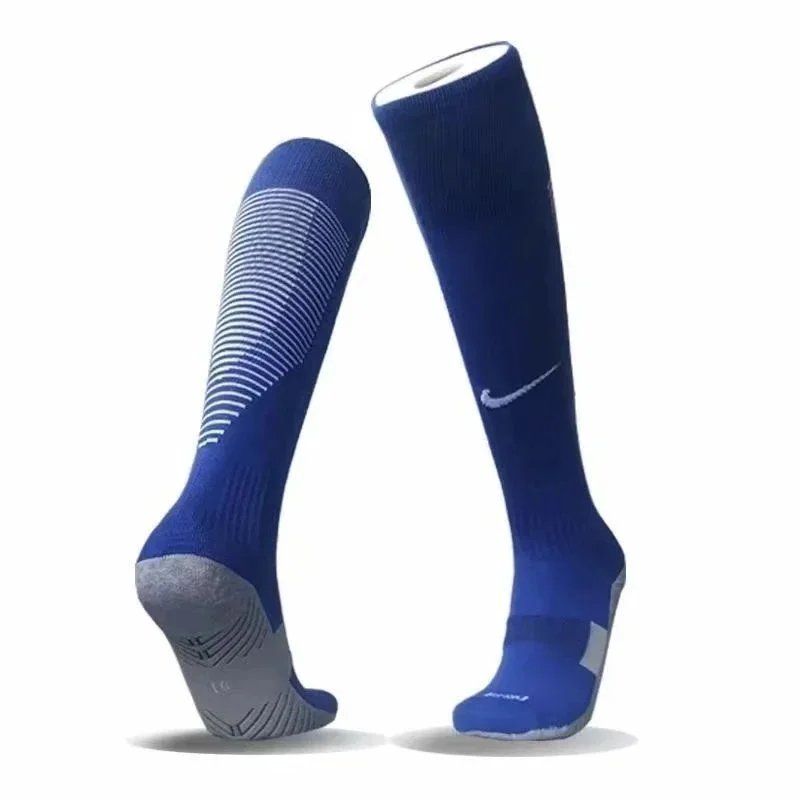 Nike football shoes (low-top and high-top 40+ colors) - 38/40