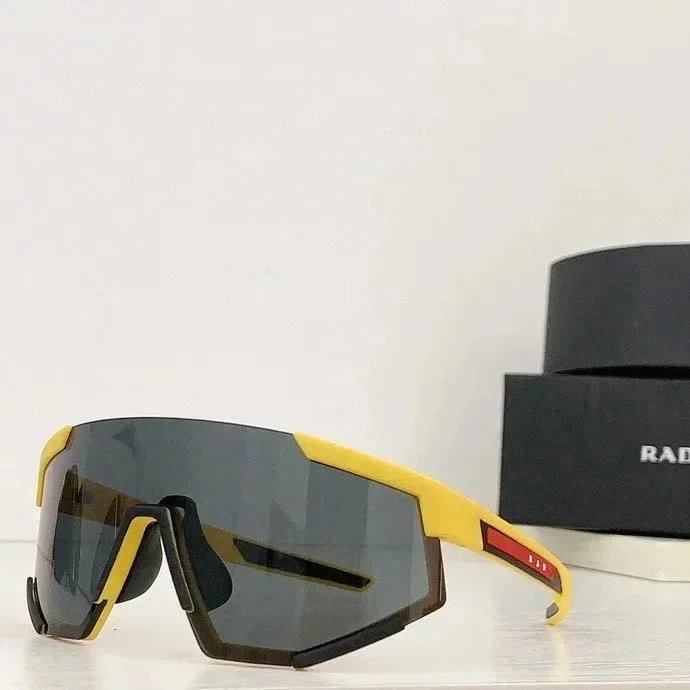 PRADA goggles - 2/12