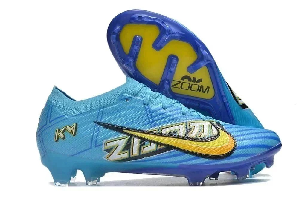 football shoes - 12/26