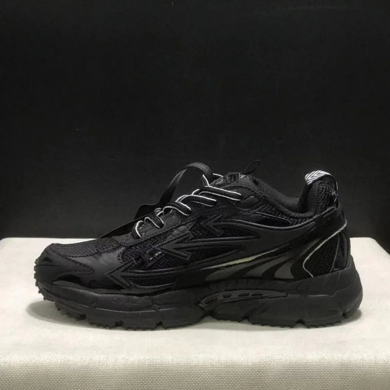 Off White Shoes - 30/31