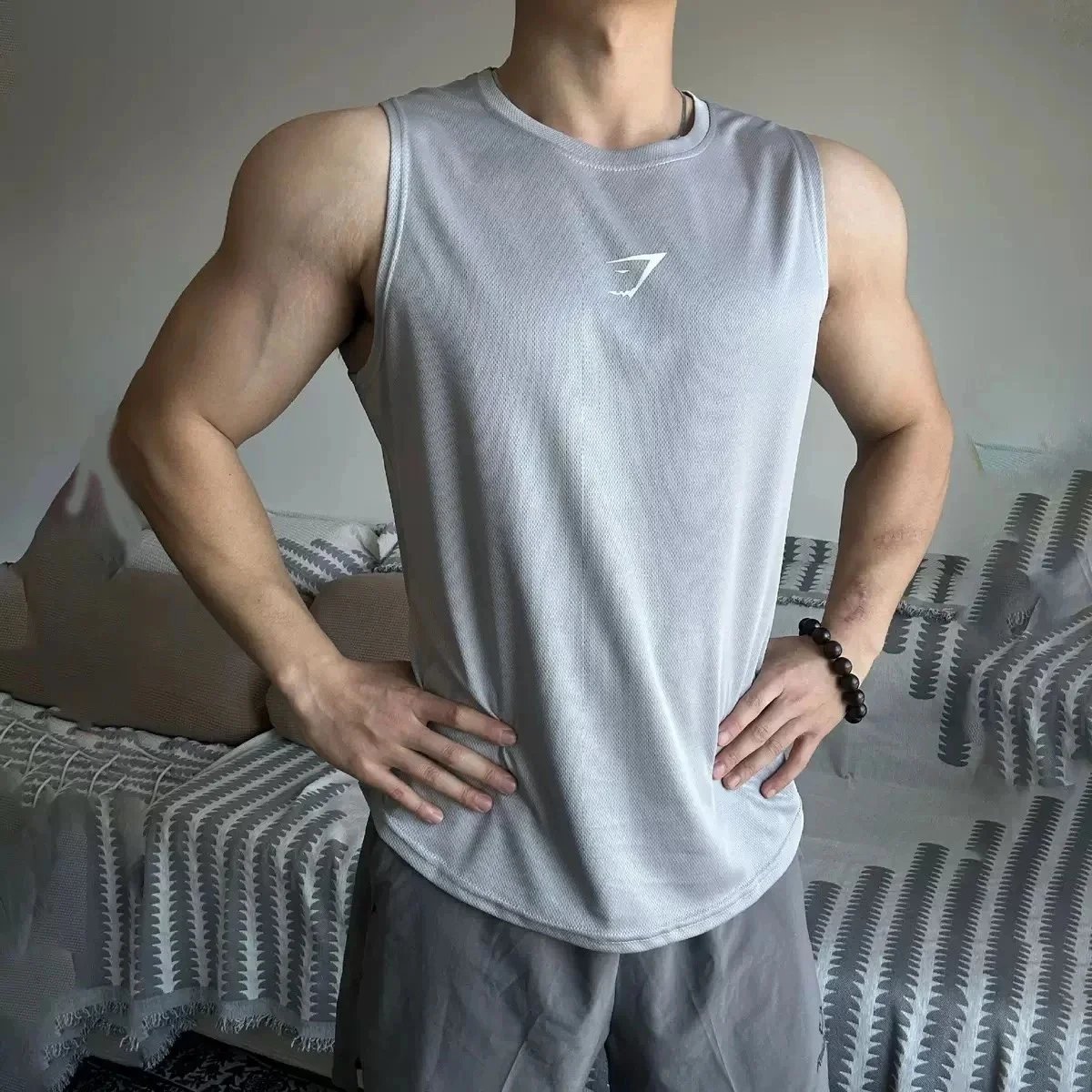 Gymshark vest/T-shirt/shorts/trousers - 25/36