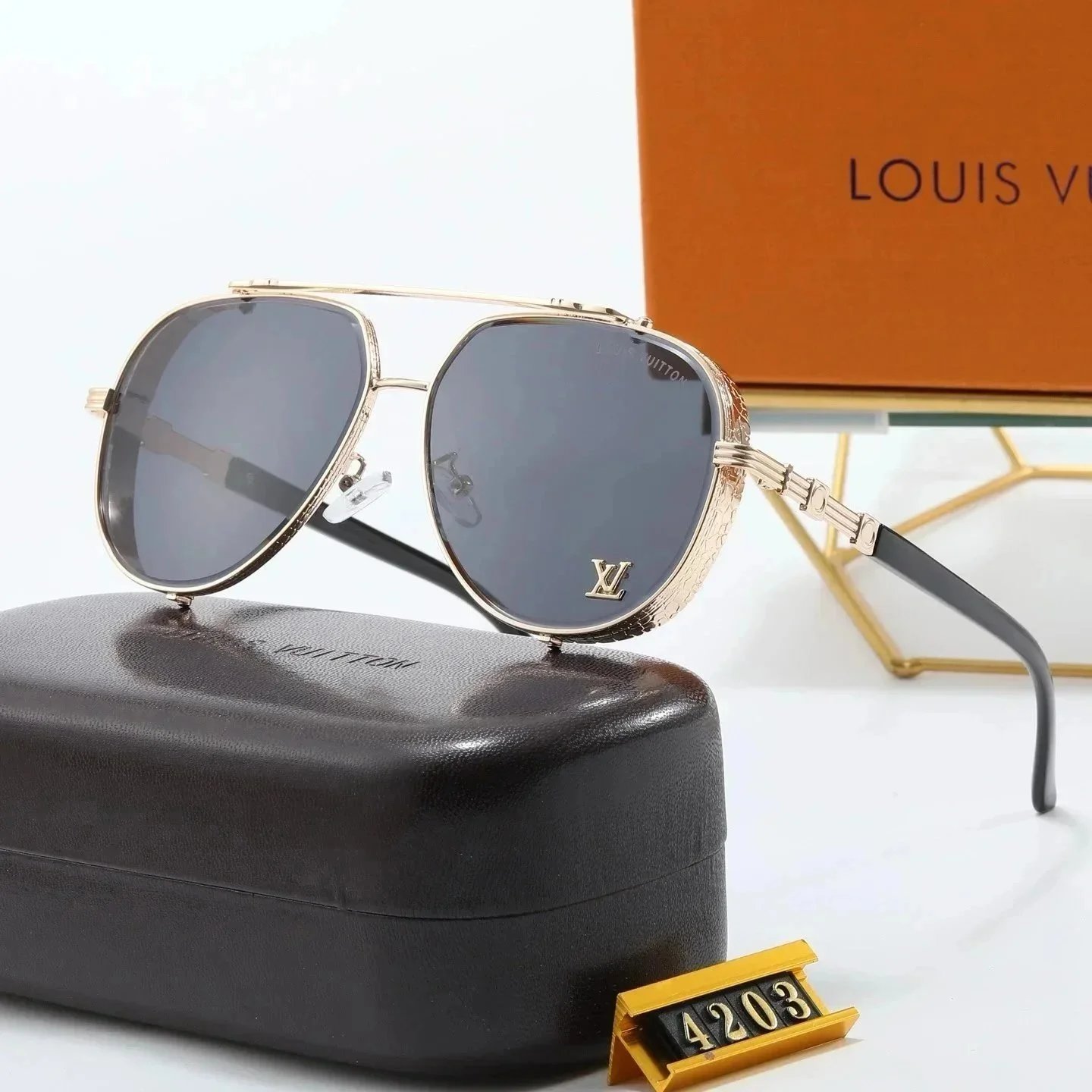 LV Sunglasses - 10/29