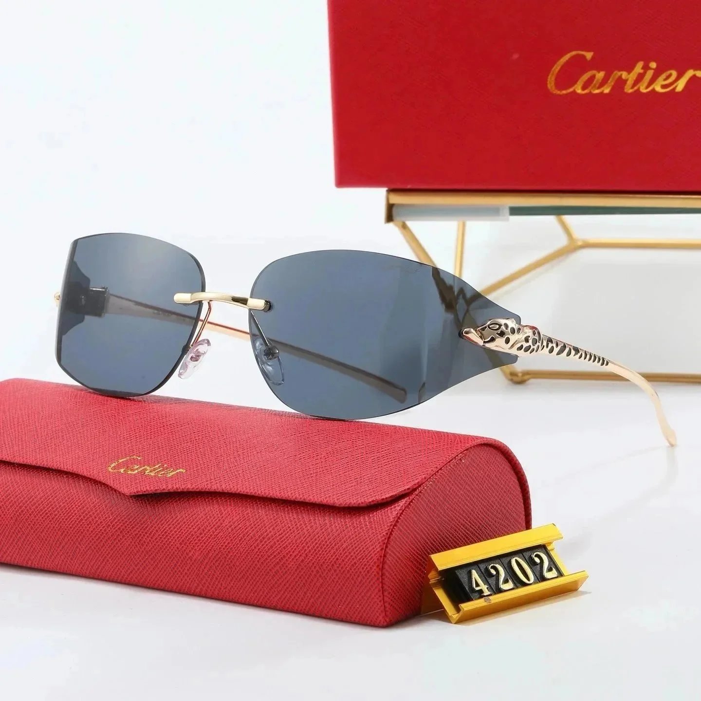 LV Sunglasses - 22/29