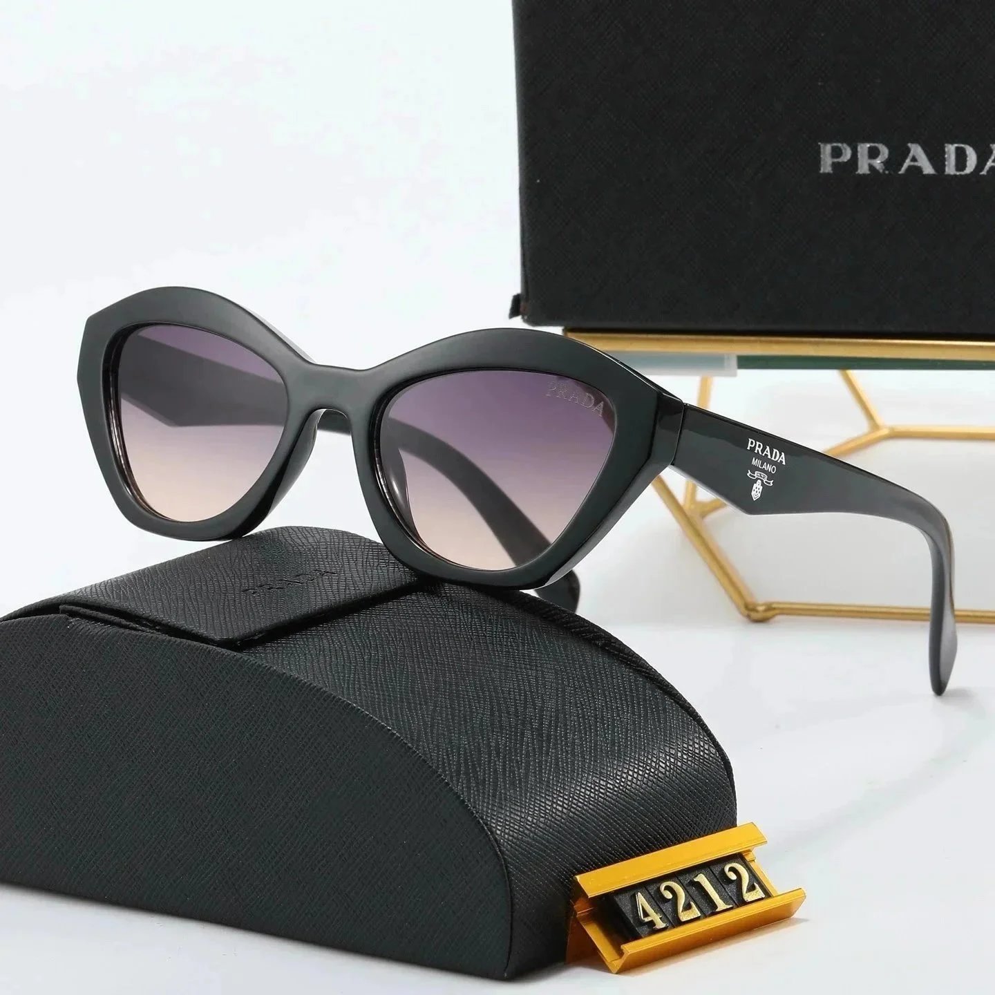 LV Sunglasses - 26/29