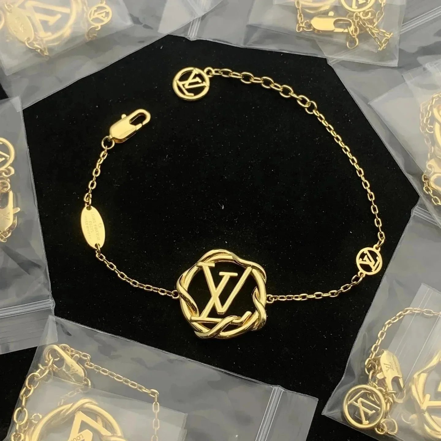 LV Necklace（20+style ） - 4/23