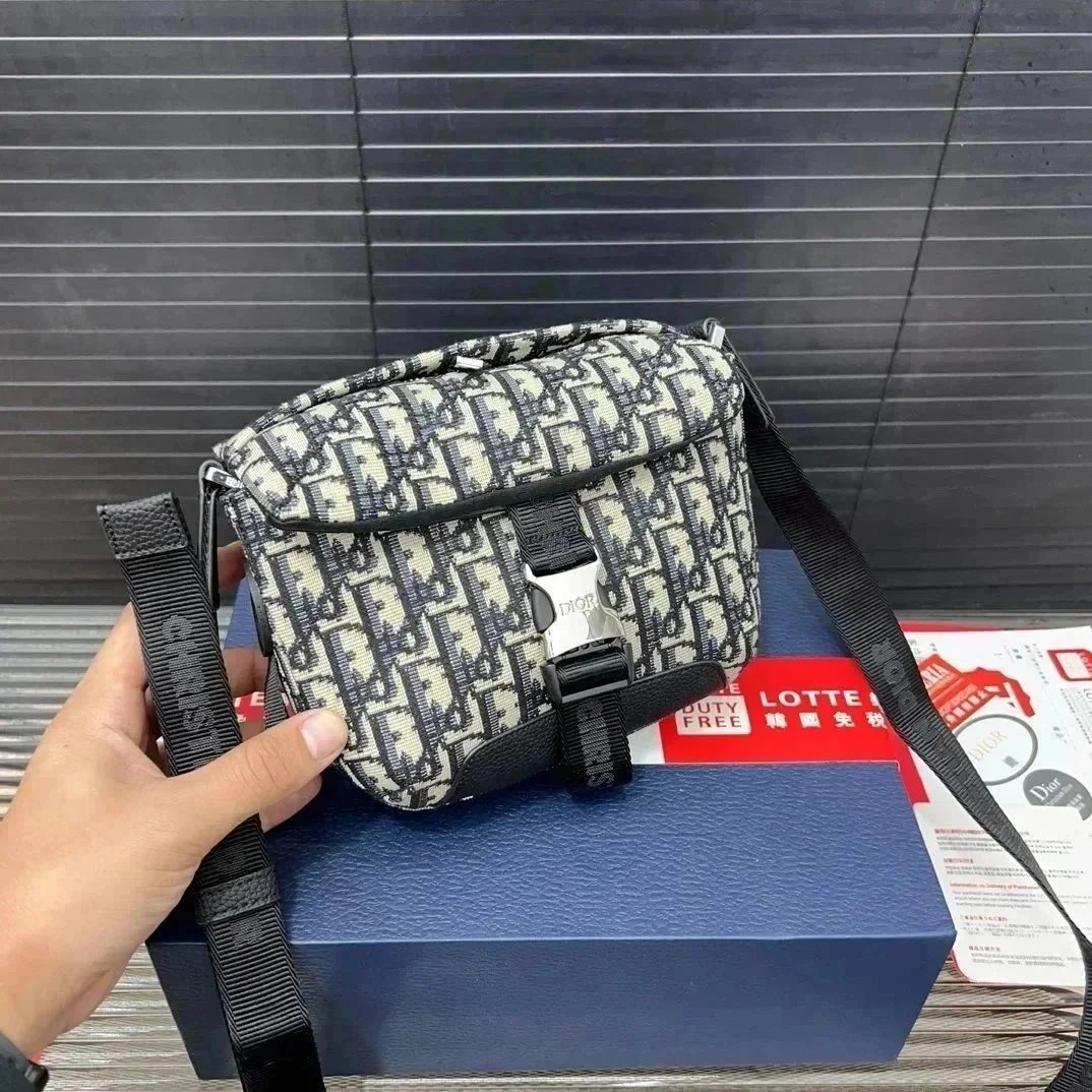 Dior camera bag - 11/41