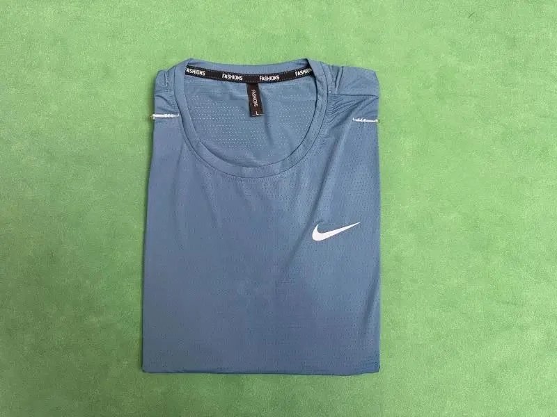 Nike T-Shirts Short-sleeve perforated athletic crew-neck T-shirt image 7