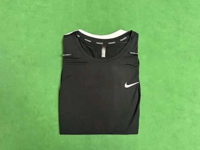 Nike T-Shirts Short-sleeve perforated athletic crew-neck T-shirt product detail image 6