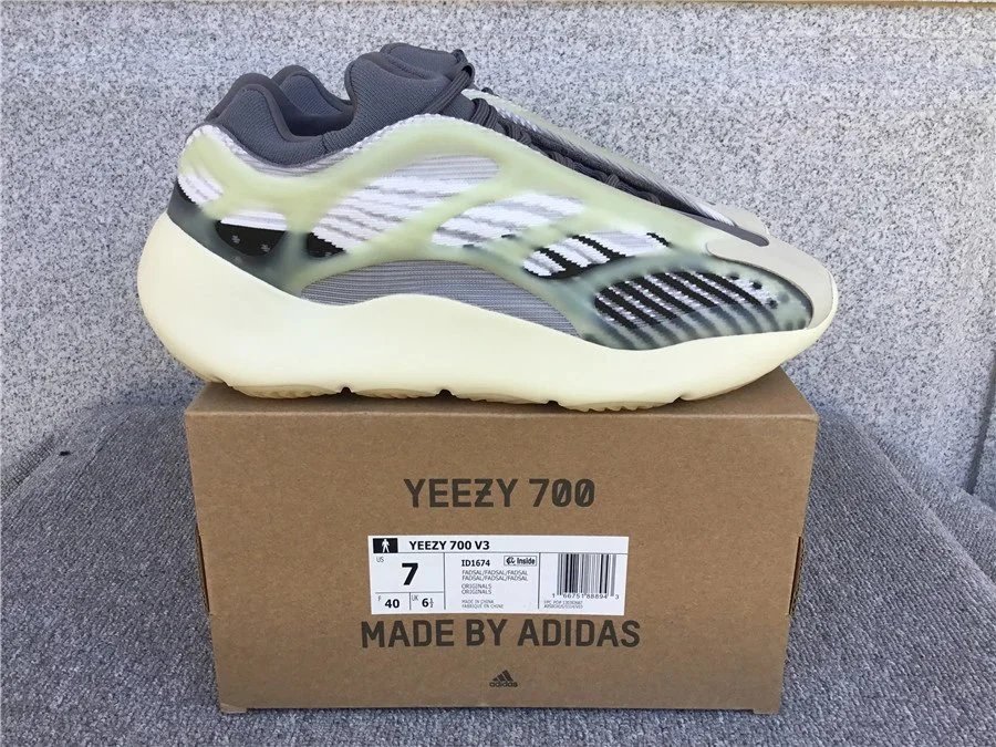 YEEZY 700 - 6/15