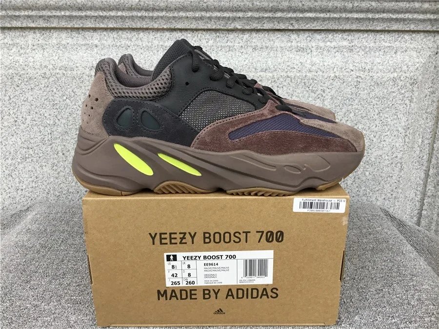 YEEZY 700 - 12/15