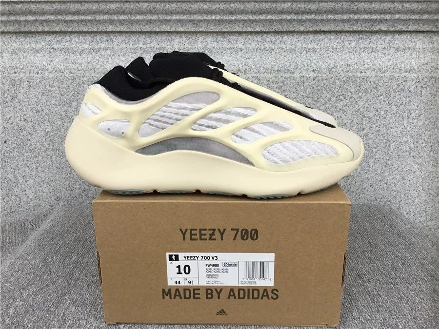 YEEZY 700 - 14/15