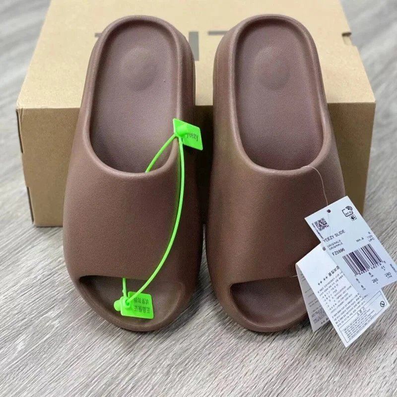 Yeezy slippers - 14/14
