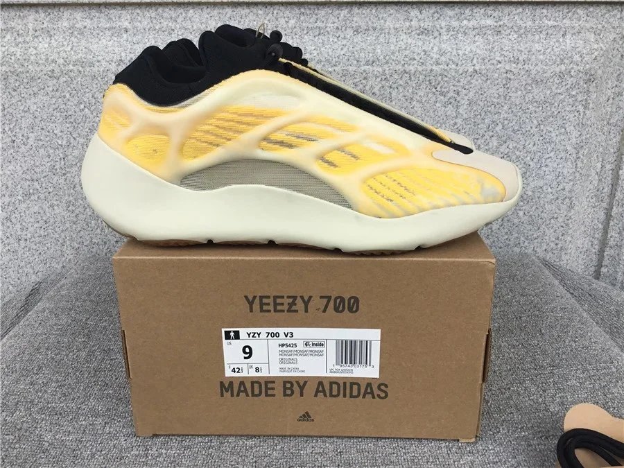 YEEZY 700 - 7/15