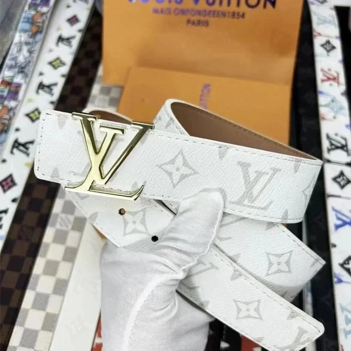 LOUIS VUITTON BELTS - 36/36