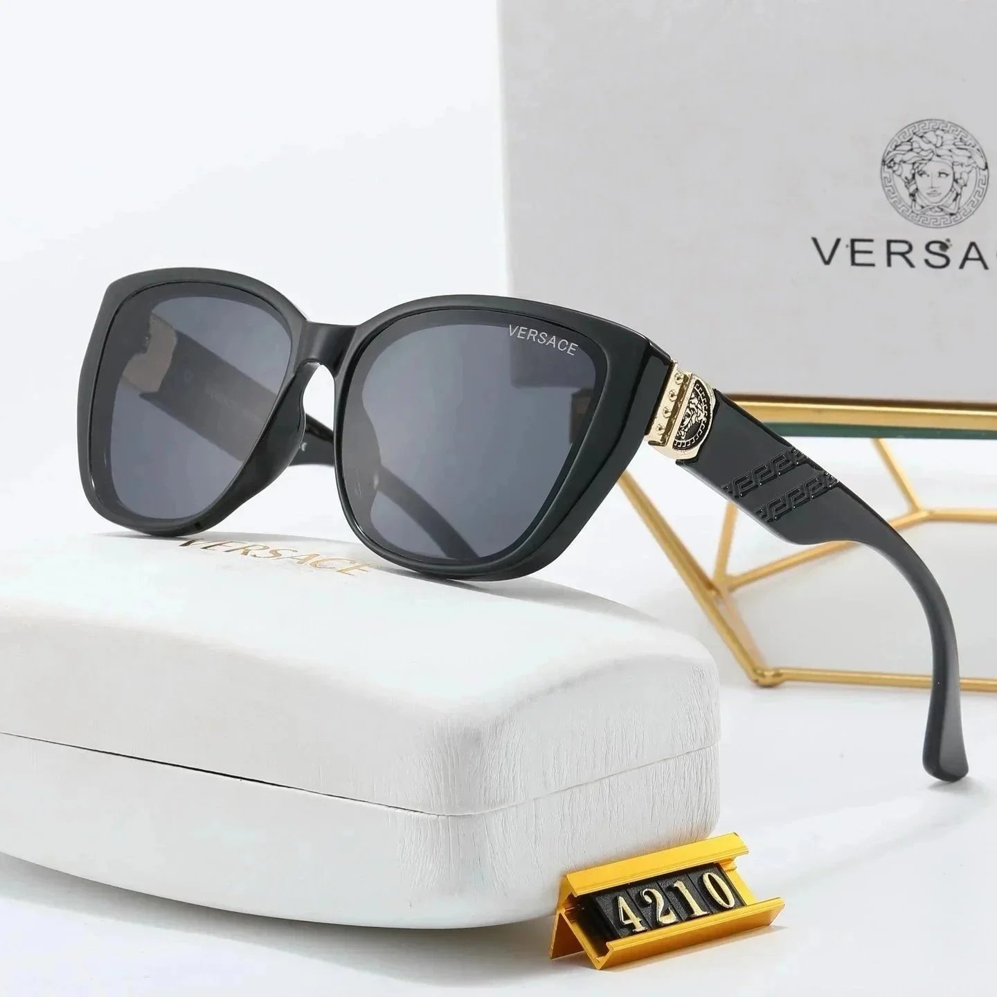 LV Sunglasses - 19/29