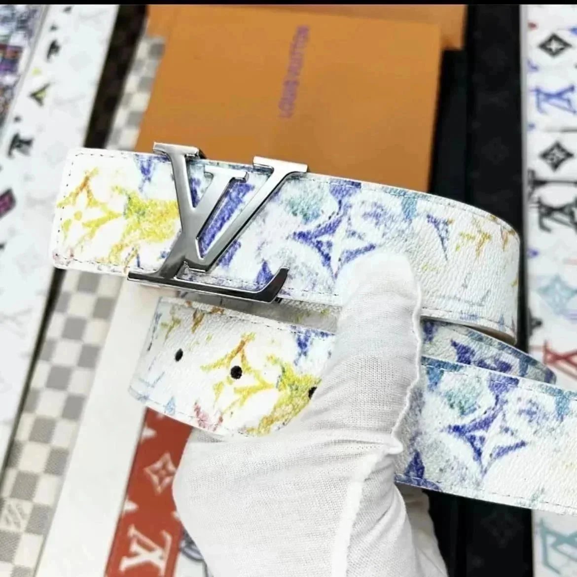 LOUIS VUITTON BELTS - 18/36