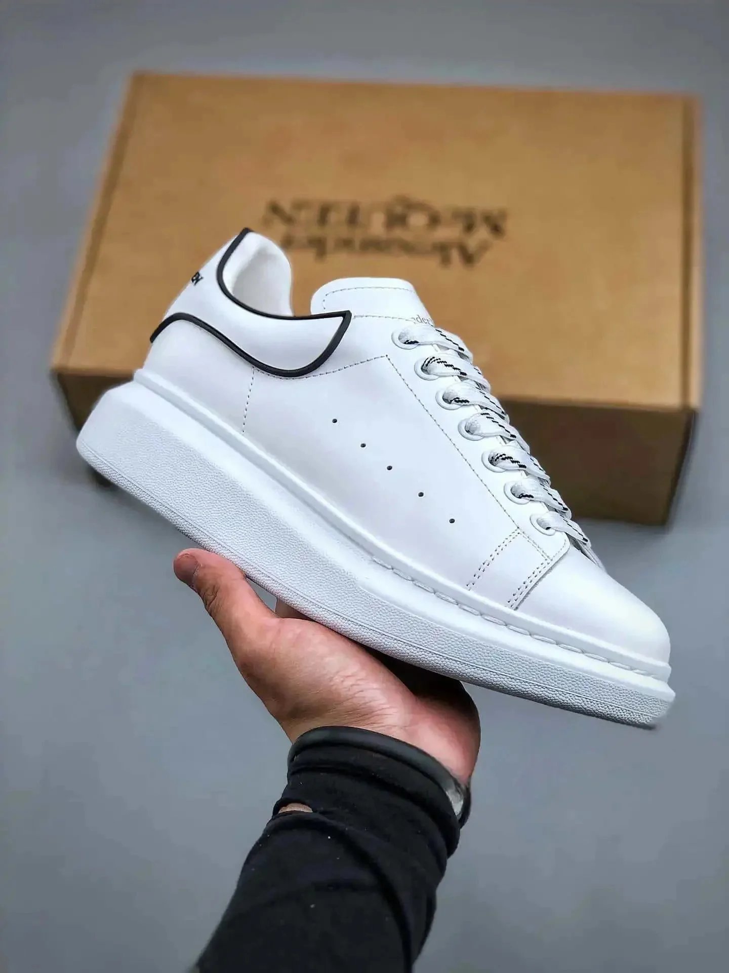 Alexander McQueen - 9/16