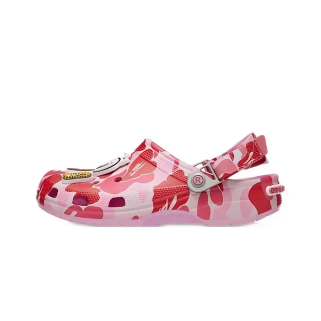 Crocs Slippers Camouflage clog with ape-themed charms product detail image 1
