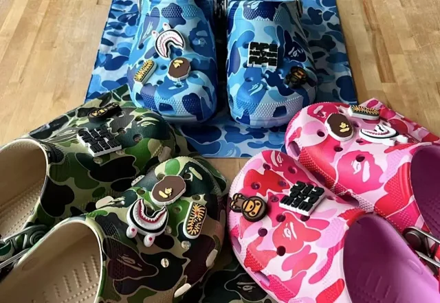Crocs Slippers Camouflage clog with ape-themed charms product detail image 10