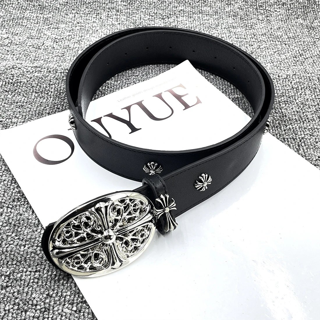 [8-Star Oval] Cross-Studded Holy Sword Belt