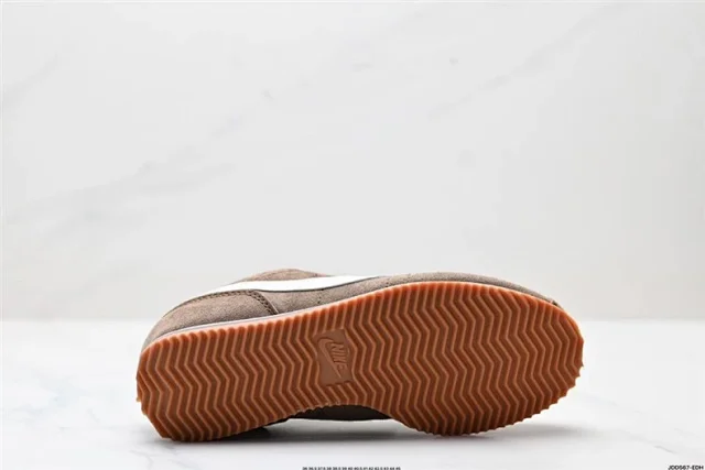 Nike Sneakers Cortez low-top suede product detail image 9