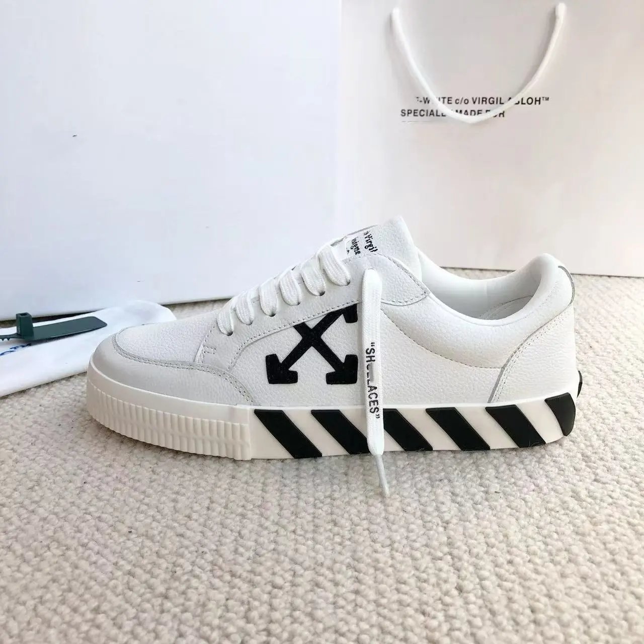 Off-White Diagonal Arrow Low Top Black Sneakers - 16