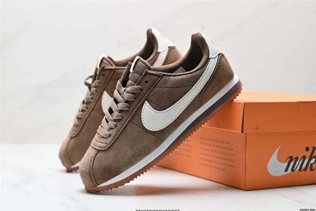 Nike Sneakers Cortez low-top suede product detail image 8