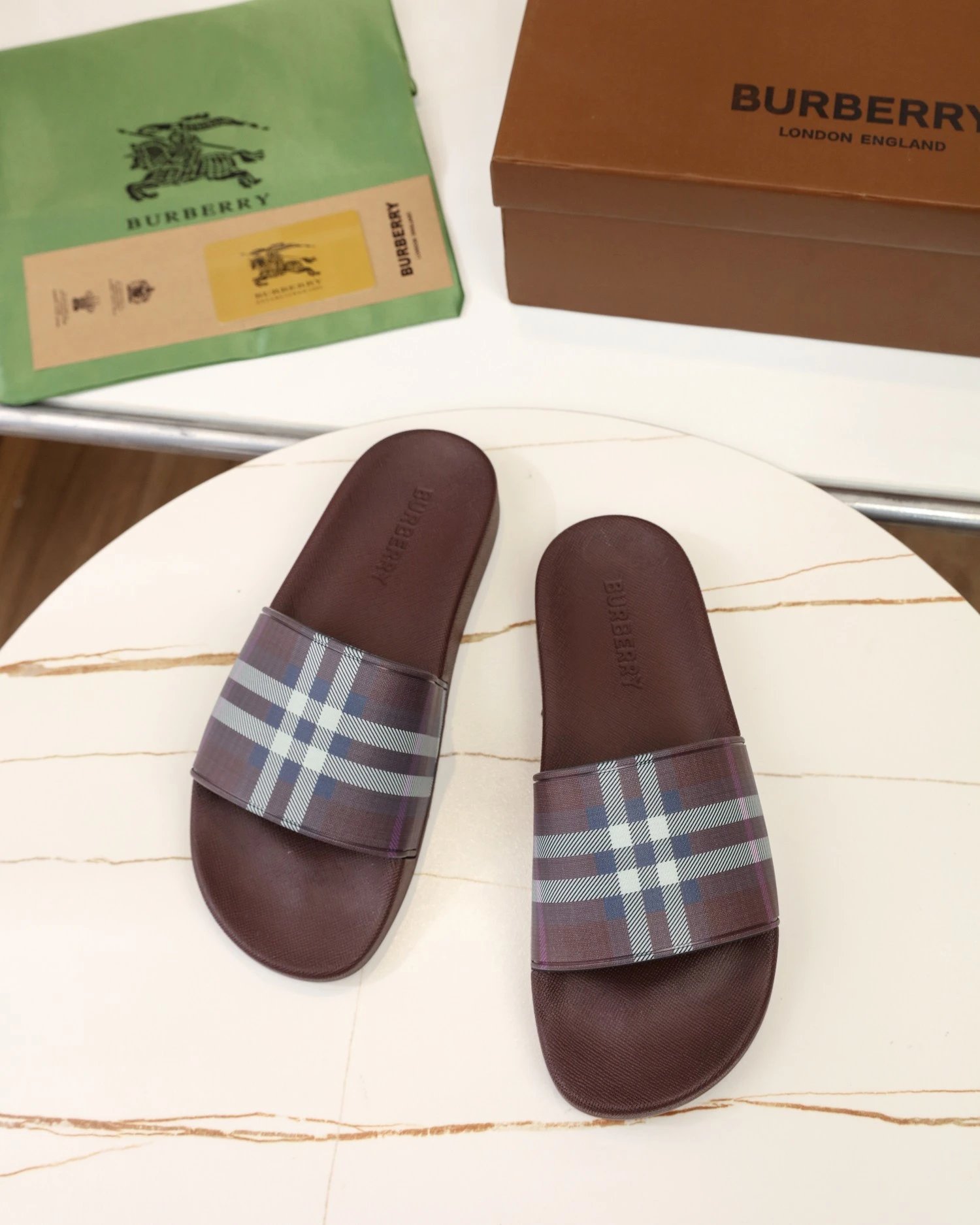 Burberry Slides foto 4