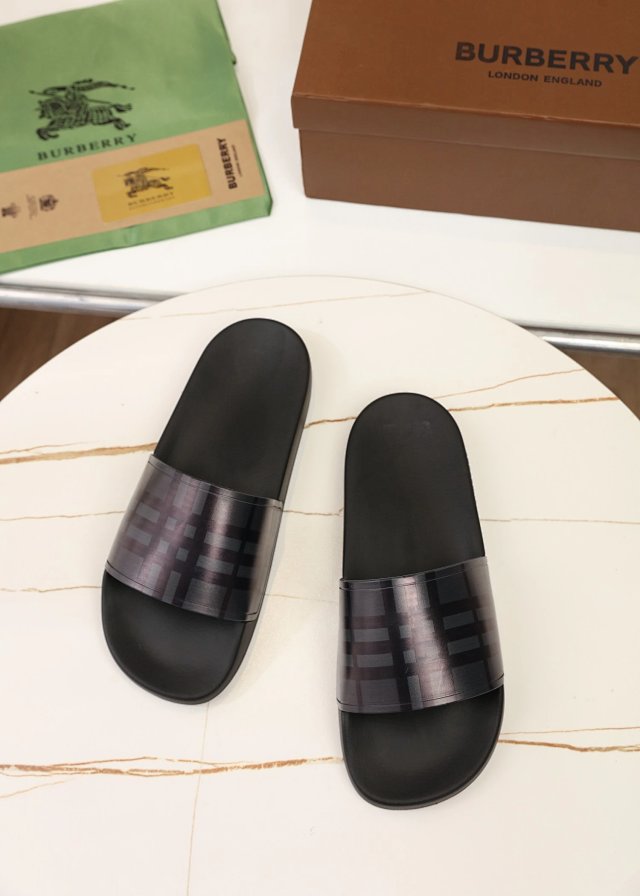 Burberry Slippers: seller detail photo 9